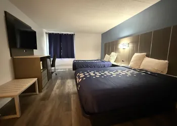 Coratel Inn and Suites By Jasper La Crosse hotel thumbnail 6