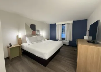 Spark by Hilton Hamburg hotel thumbnail 3