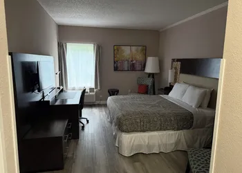 Coastal Comfort Hotel hotel thumbnail 7