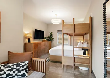 Webber East hotel thumbnail 3