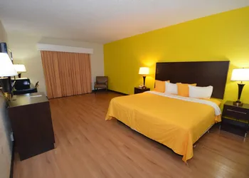 Golden Hotel and Conference Centre hotel thumbnail 7