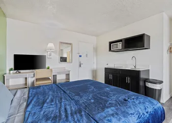 Evanston Inn Extended Stay hotel thumbnail 7