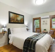 The Commercial Hotel hotel detail image 3