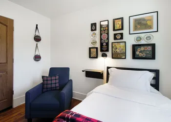 The Commercial Hotel hotel thumbnail 6