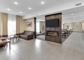 Duvernay Inn & Suites hotel thumbnail 2