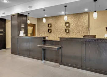 Duvernay Inn & Suites hotel thumbnail 3