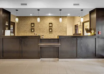 Duvernay Inn & Suites hotel thumbnail 4
