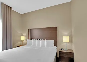 Duvernay Inn & Suites hotel thumbnail 7