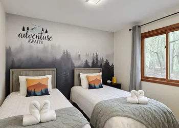 Poconos Hideaway - Woods & Wildlife hotel thumbnail 4