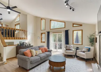 Poconos Hideaway - Woods & Wildlife hotel thumbnail 8