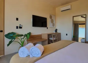 Casa Cambria hotel thumbnail 4