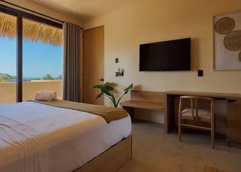Casa Cambria hotel thumbnail 5