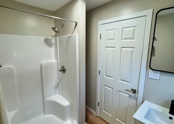 Cascade Inn hotel thumbnail 5