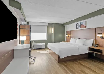 Spark by Hilton Lynchburg hotel thumbnail 7