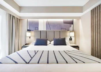 Hotel Riu Plaza Toronto hotel thumbnail 7