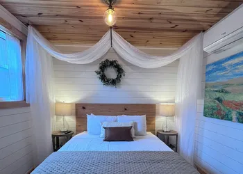 Tiny Home Resorts hotel thumbnail 2