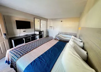 Park Motel hotel thumbnail 3