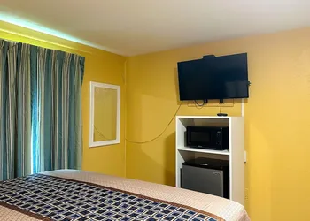 Park Motel hotel thumbnail 5