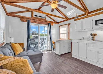 Aqua Lodge Rentals At Coconut Cay hotel thumbnail 6