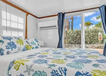 Aqua Lodges at Key Colony hotel thumbnail 2
