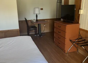 Hampton Motel hotel thumbnail 3