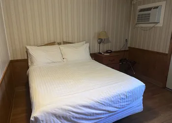Hampton Motel hotel thumbnail 4