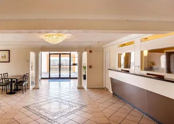 Sunrise Inn & Suites hotel thumbnail 3