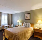 Sunrise Inn & Suites hotel detail image 5