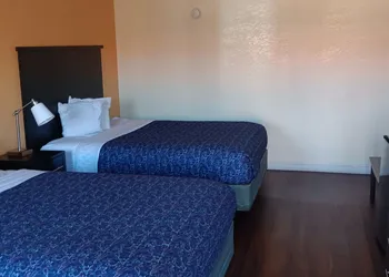 Sunrise Inn & Suites hotel thumbnail 8