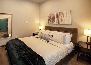 The Intrepid hotel thumbnail 3