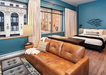 The Intrepid hotel thumbnail 6