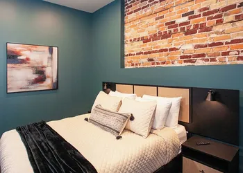 The Intrepid hotel thumbnail 5