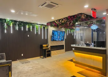 LIV Hotel Bronx - Newly Built hotel thumbnail 3