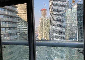 12 York by CN tower hotel thumbnail 4