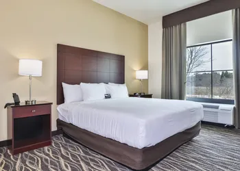 Cobblestone Hotel & Suites - Waukesha hotel thumbnail 7