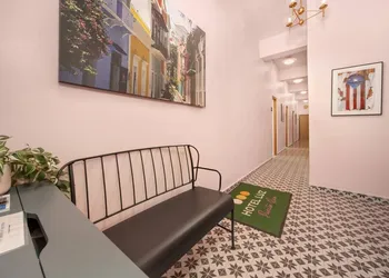 Room 1 - Stylish Accessible Suite hotel thumbnail 3