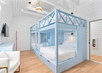 Block Island Bunk House hotel thumbnail 6