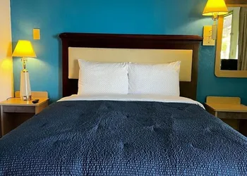 Parkside Inn by PHG - Sweetwater hotel thumbnail 5