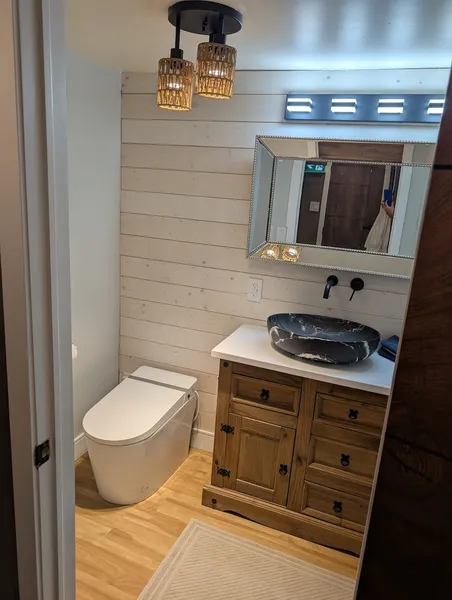 Beamsville Rustic Modern Suites hotel detail image 6