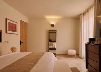 Lar Syrah hotel thumbnail 2