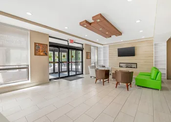 Country Inn & Suites by Radisson, Staten Island hotel thumbnail 4