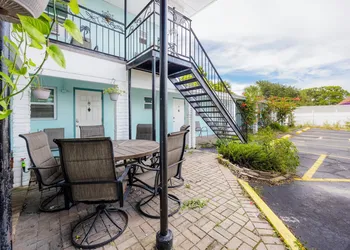 Siesta Motor Inn By Townhouse Kennedy Space Center Titusville I 95 hotel thumbnail 4