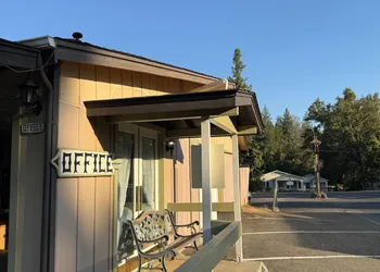 Columbia Inn Motel CA 49 hotel thumbnail 4