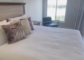 Tuttle Orlando Villa hotel thumbnail 3