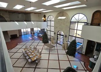 Chateau Del Valle hotel thumbnail 2