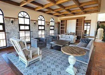 Chateau Del Valle hotel thumbnail 3