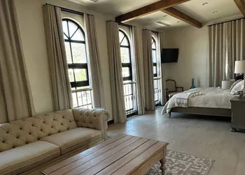Chateau Del Valle hotel thumbnail 6