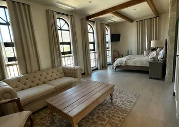 Chateau Del Valle hotel thumbnail 7