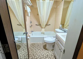 Forsythia Inn hotel thumbnail 5