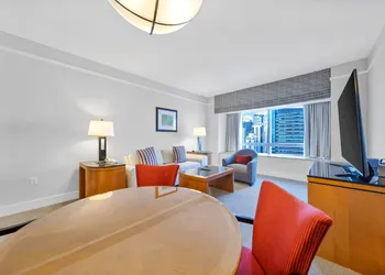 Four Seasons 1br Suite hotel thumbnail 6